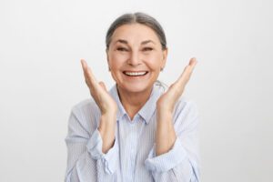 Em quantos dias volto a sorrir com Implantes Zigomáticos?